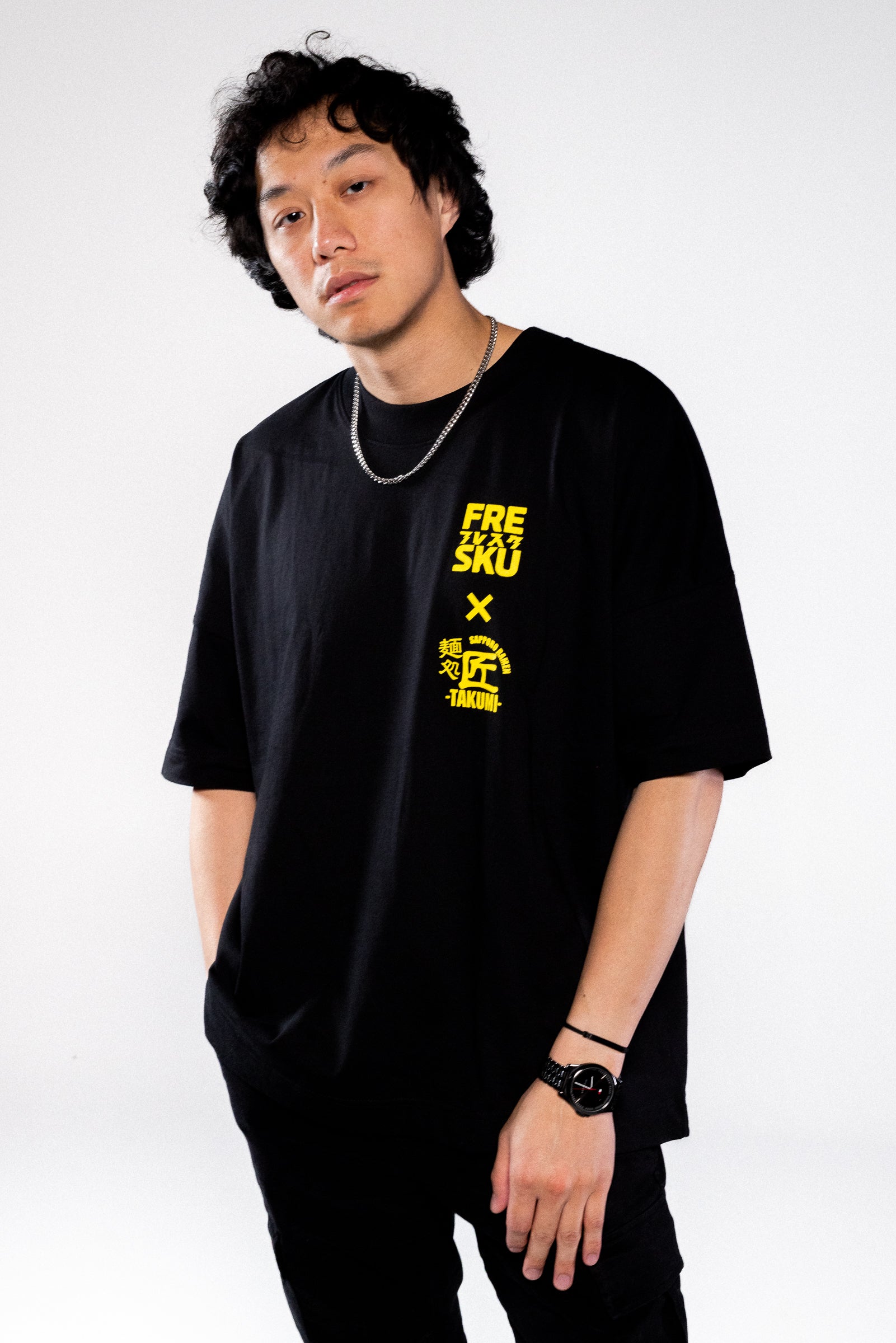 Fresku x Takumi Schwarzes T-Shirt, Bild 4